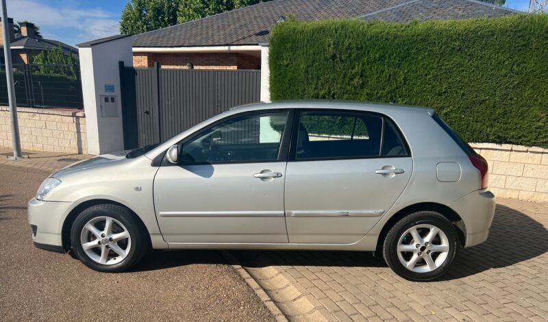 TOYOTA Corolla 2.0 d4d 116 Cv SOL