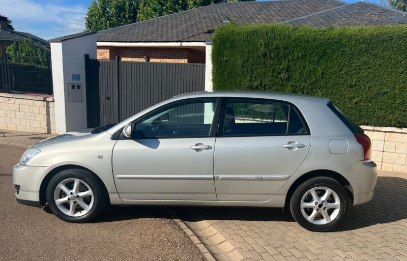 TOYOTA Corolla 2.0 d4d 116 Cv SOL