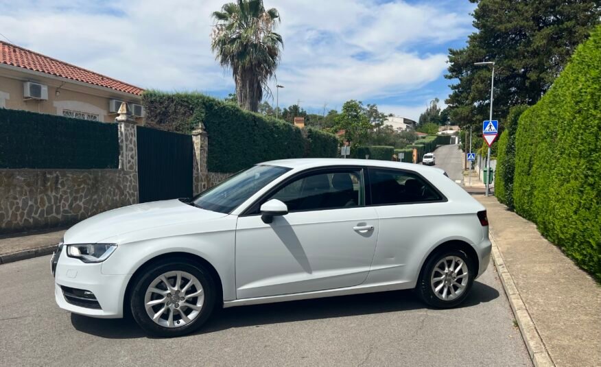 AUDI A1 1.6 TDI 105 Cv 6 Velocidades