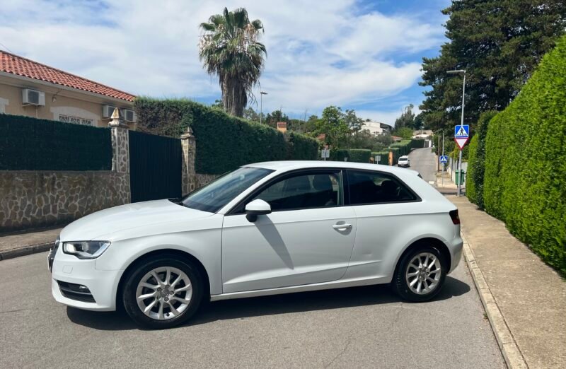 AUDI A1 1.6 TDI 105 Cv 6 Velocidades