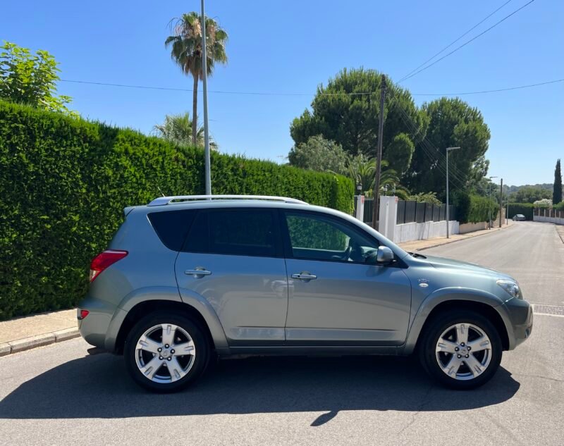 TOYOTA RAV4 2.2 d4d 177 cv 4×4 EXECUTIVE