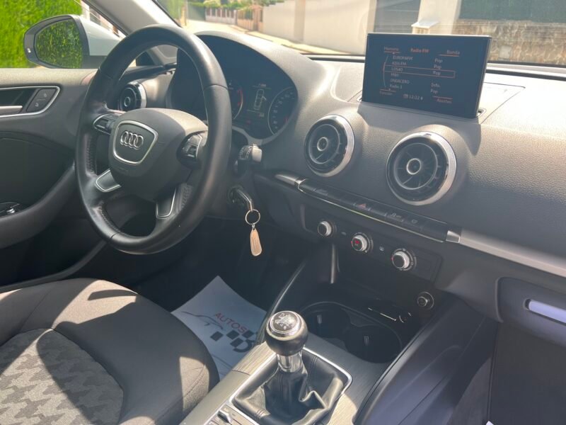 AUDI A1 1.6 TDI 105 Cv 6 Velocidades