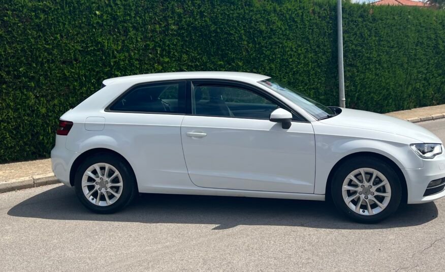 AUDI A1 1.6 TDI 105 Cv 6 Velocidades