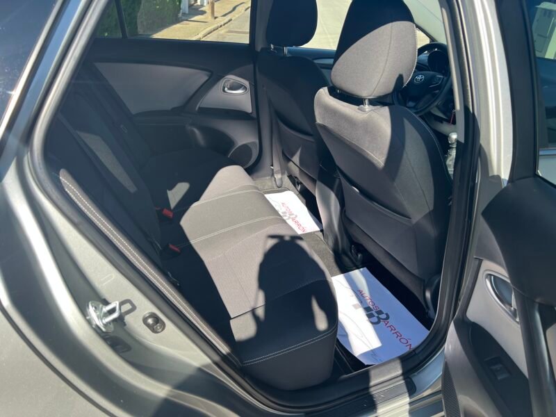 TOYOTA AVENSIS 150 d TOURING SPORTS