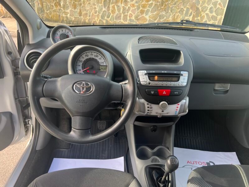 TOYOTA Aygo 1.0 VVTI CONNECT Connect