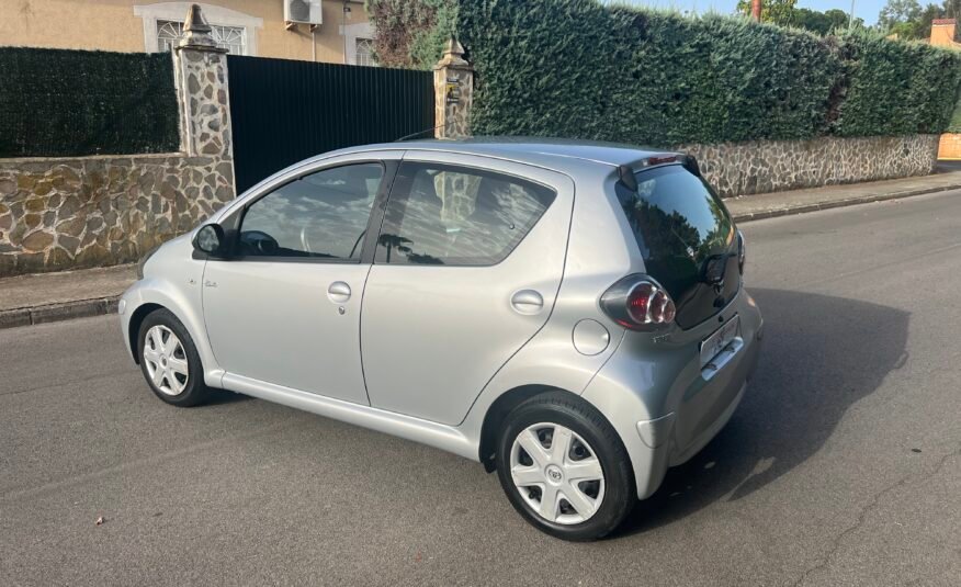 TOYOTA Aygo 1.0 VVTI CONNECT Connect