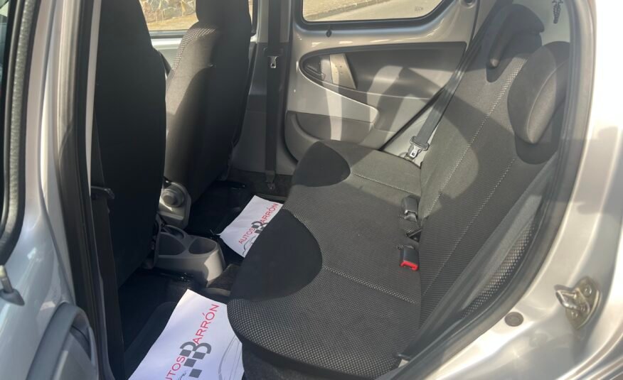 TOYOTA Aygo 1.0 VVTI CONNECT Connect
