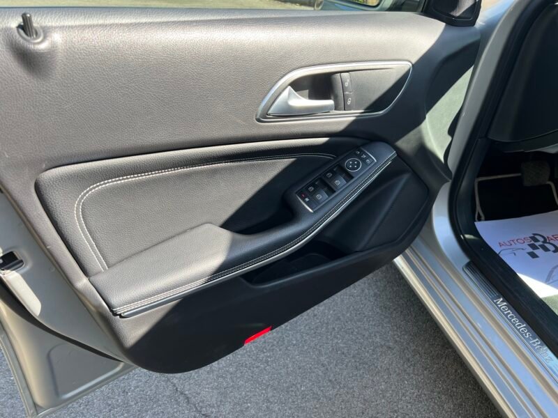MERCEDES-BENZ A 180 Cdi Urban Automático URBAN