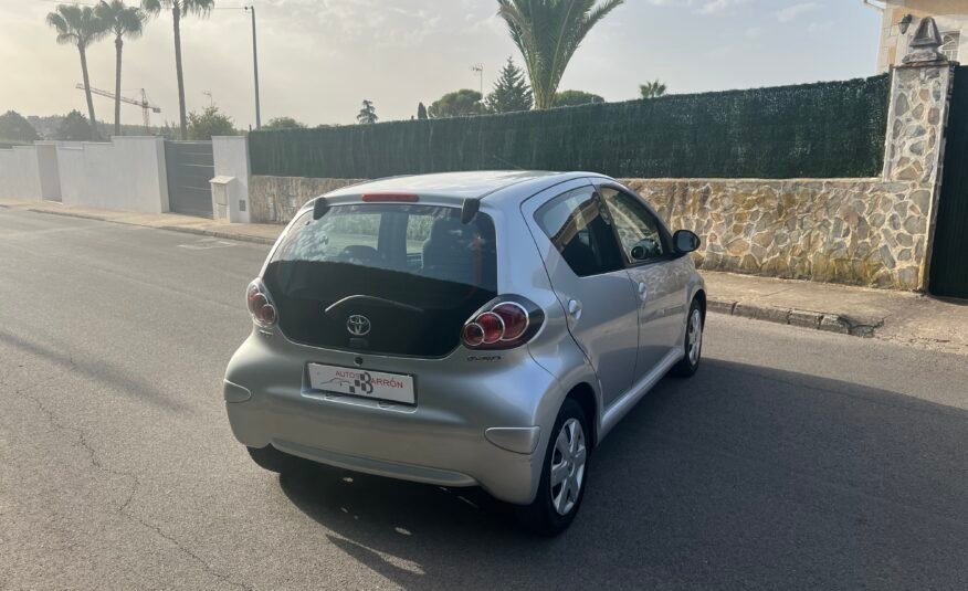 TOYOTA Aygo 1.0 VVTI CONNECT Connect