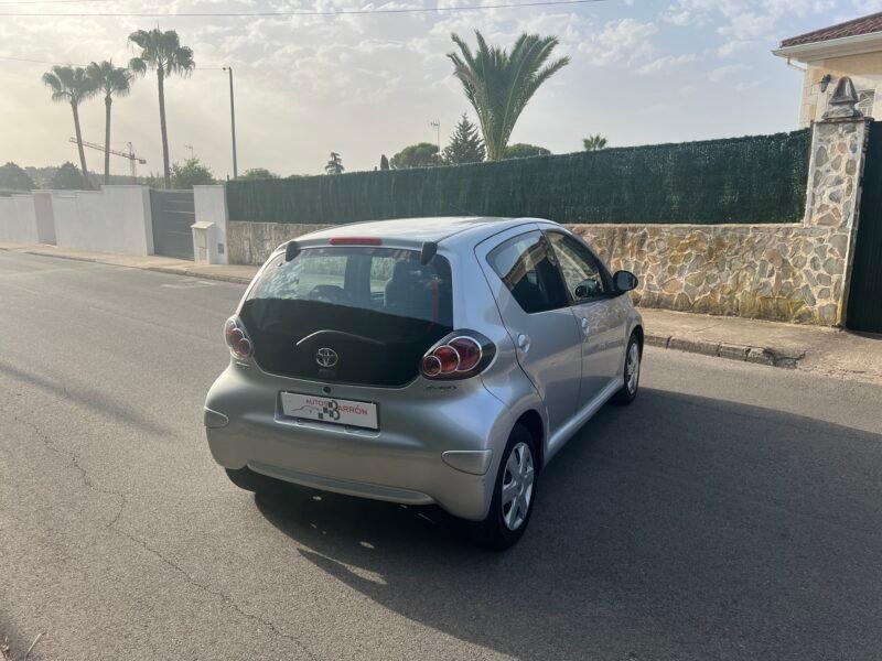 TOYOTA Aygo 1.0 VVTI CONNECT Connect