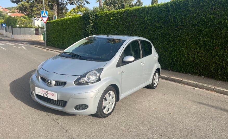TOYOTA Aygo 1.0 VVTI CONNECT Connect