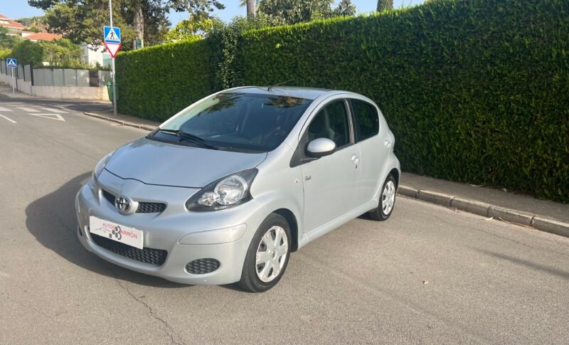 TOYOTA Aygo 1.0 VVTI CONNECT Connect