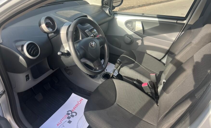 TOYOTA Aygo 1.0 VVTI CONNECT Connect