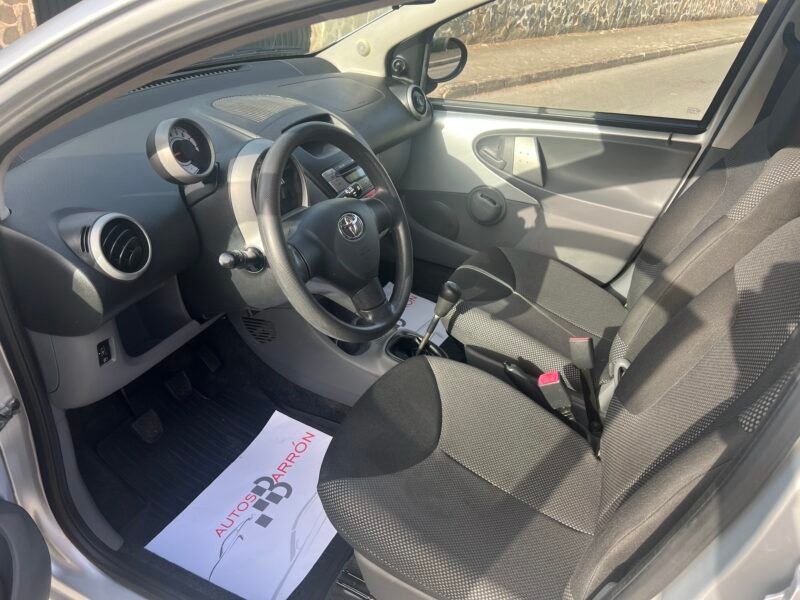 TOYOTA Aygo 1.0 VVTI CONNECT Connect