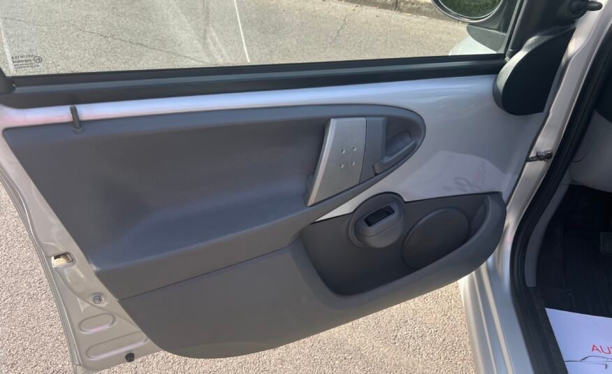 TOYOTA Aygo 1.0 VVTI CONNECT Connect