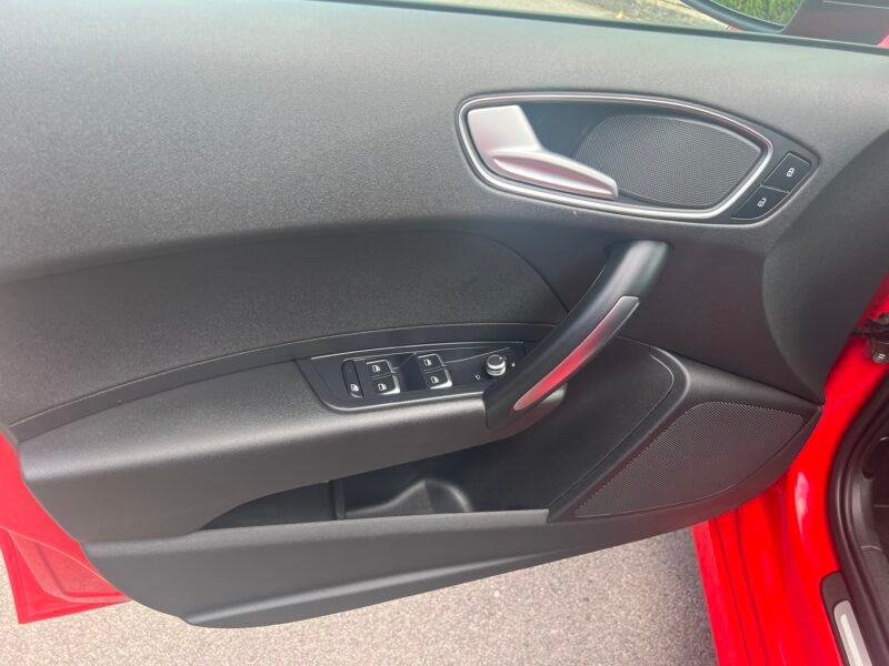 AUDI A1 1.4 TDI 90 cv S-LINE