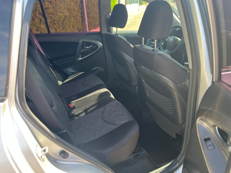 TOYOTA RAV4 d4d 150’cb 4×4 ACTIVE D4d 150’cv 4×4