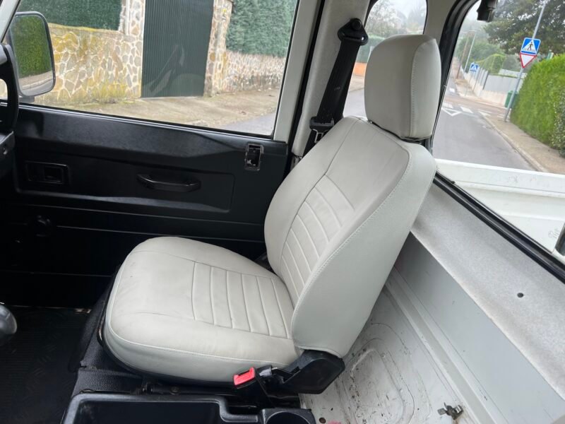 LAND-ROVER DEFENDER 110 PICK UP 2.5 Td 122 cv