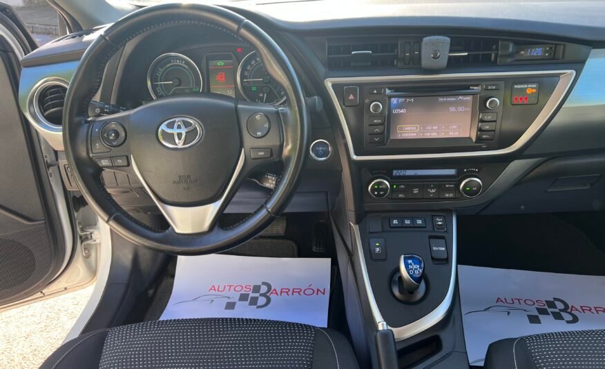 TOYOTA Auris hibrido Active 140