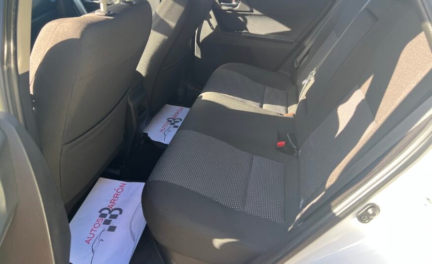 TOYOTA Auris hibrido Active 140
