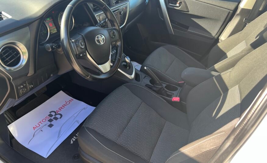 TOYOTA Auris hibrido Active 140