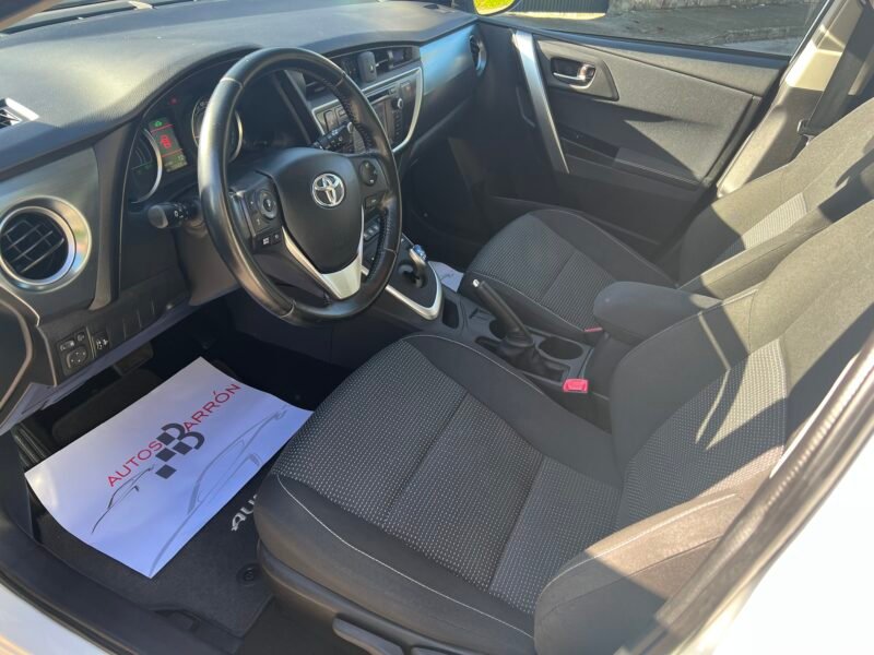 TOYOTA Auris hibrido Active 140