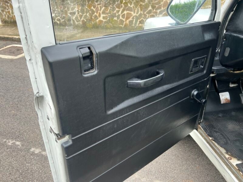 LAND-ROVER DEFENDER 110 PICK UP 2.5 Td 122 cv