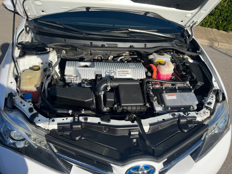 TOYOTA Auris hibrido Active 140