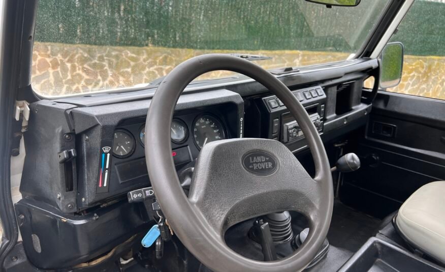 LAND-ROVER DEFENDER 110 PICK UP 2.5 Td 122 cv