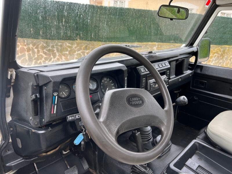 LAND-ROVER DEFENDER 110 PICK UP 2.5 Td 122 cv