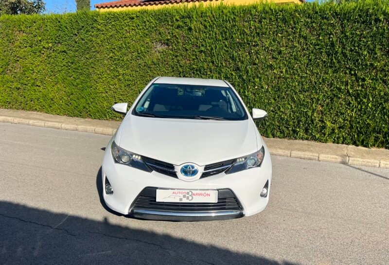 TOYOTA Auris hibrido Active 140