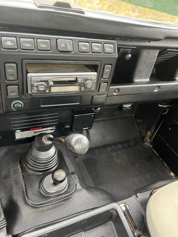 LAND-ROVER DEFENDER 110 PICK UP 2.5 Td 122 cv