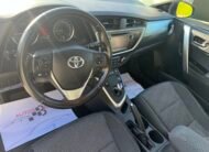 TOYOTA Auris hibrido Active 140