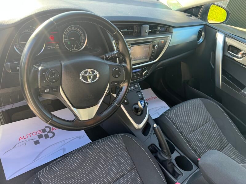 TOYOTA Auris hibrido Active 140