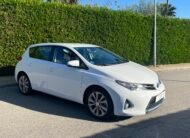TOYOTA Auris hibrido Active 140