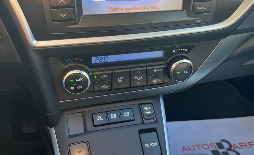 TOYOTA Auris hibrido Active 140