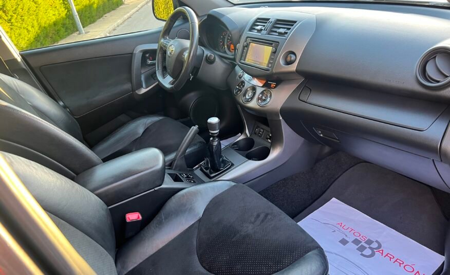 TOYOTA RAV4 2.2 d 150 EXECUTIVE 4×4