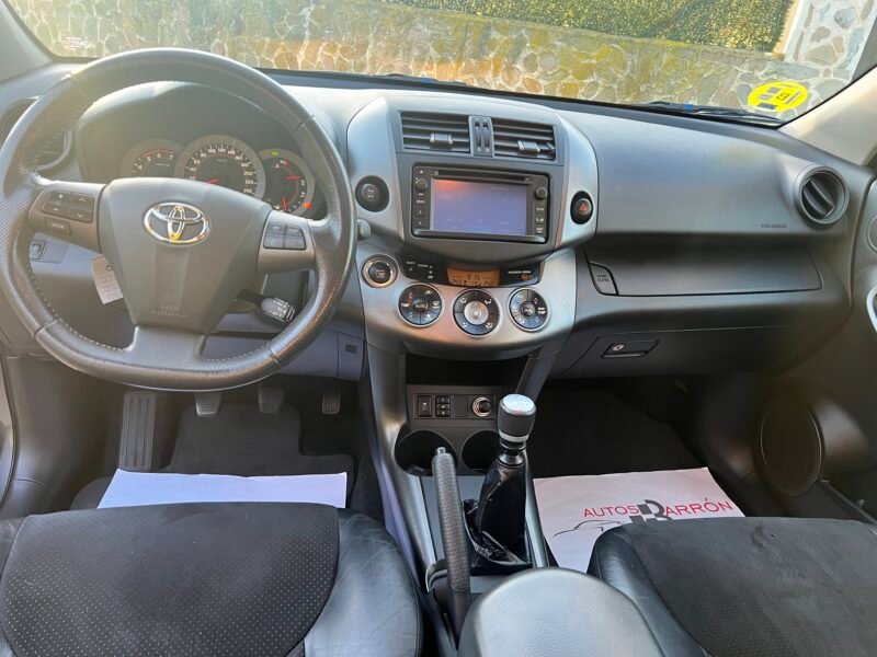 TOYOTA RAV4 2.2 d 150 EXECUTIVE 4×4