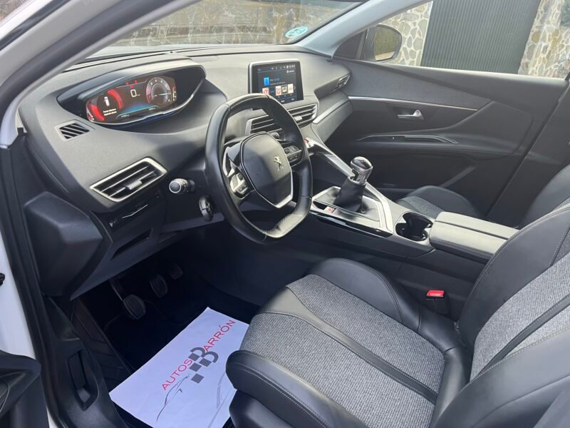 PEUGEOT 3008 1.2 i ALLURE 130 cv PURETECH