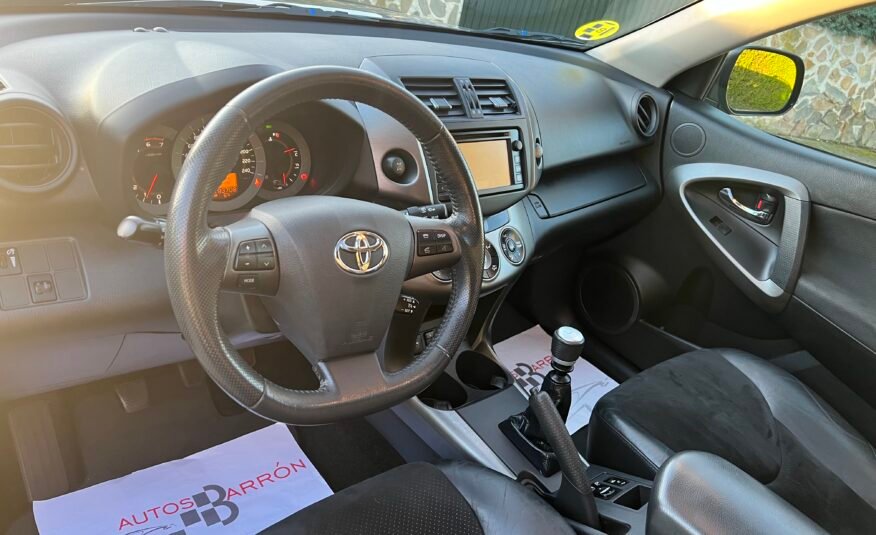 TOYOTA RAV4 2.2 d 150 EXECUTIVE 4×4