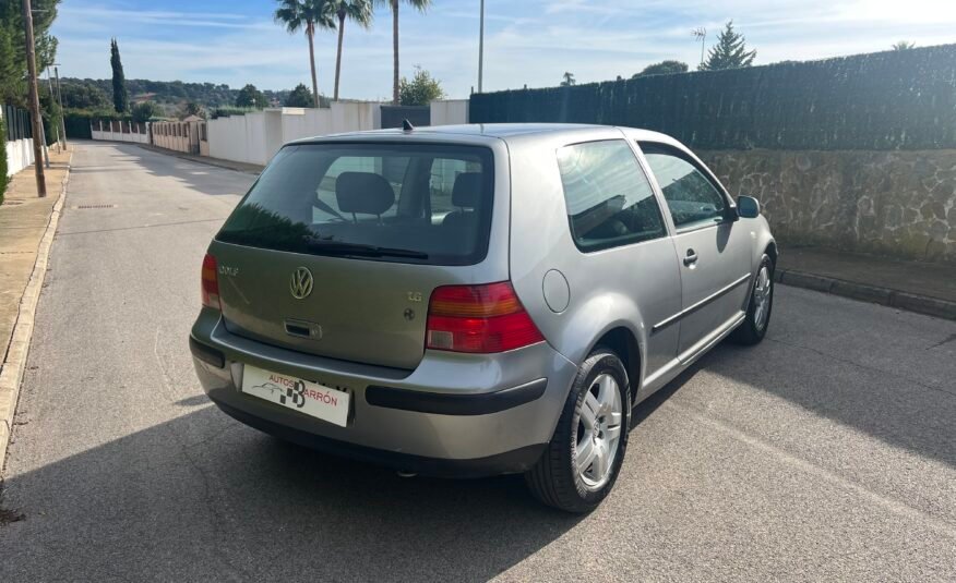 VOLKSWAGEN Golf IV 1.6 i 16 v Conceptline