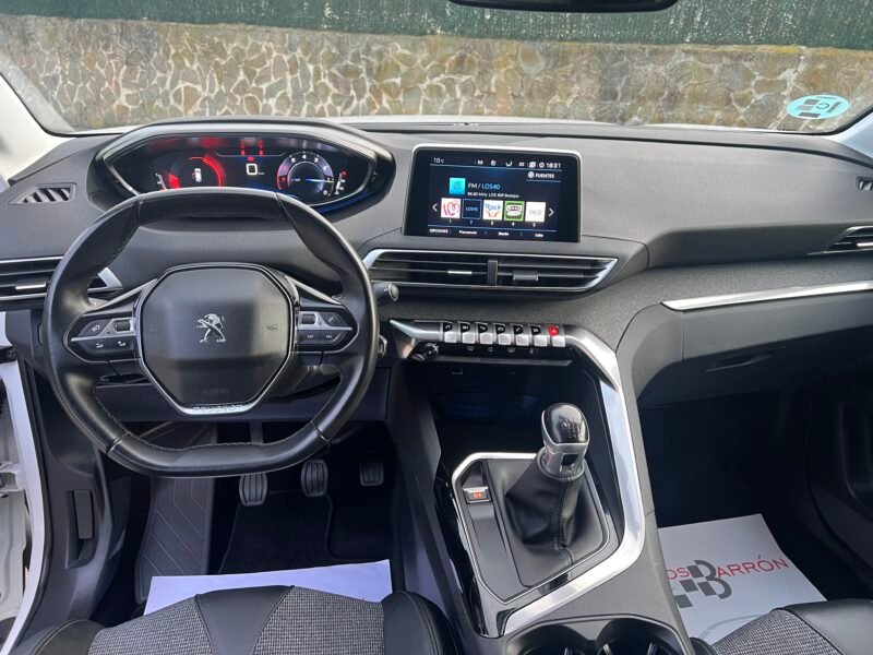 PEUGEOT 3008 1.2 i ALLURE 130 cv PURETECH