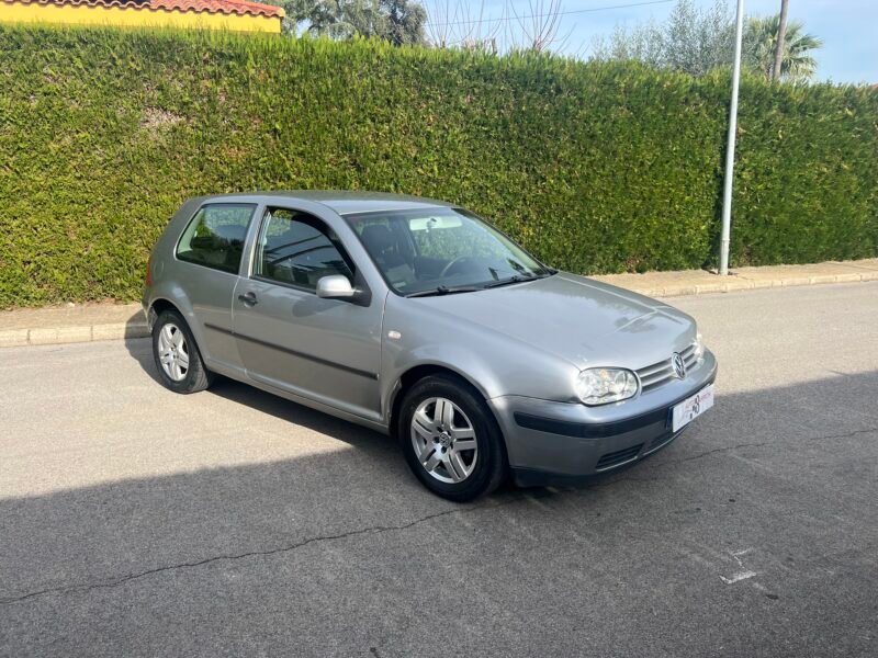 VOLKSWAGEN Golf IV 1.6 i 16 v Conceptline