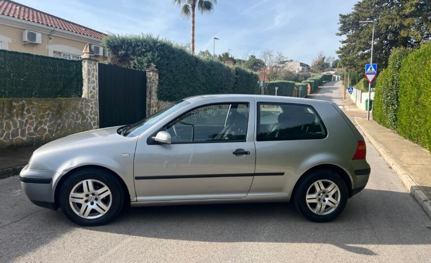 VOLKSWAGEN Golf IV 1.6 i 16 v Conceptline