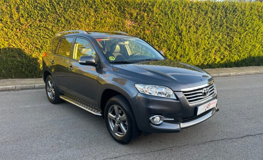 TOYOTA RAV4 2.2 d 150 EXECUTIVE 4×4