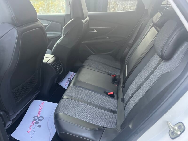 PEUGEOT 3008 1.2 i ALLURE 130 cv PURETECH