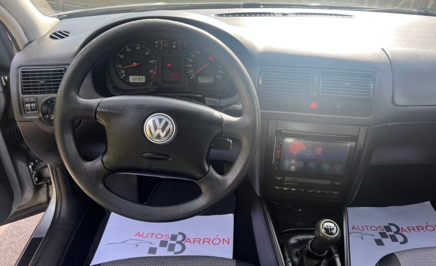 VOLKSWAGEN Golf IV 1.6 i 16 v Conceptline