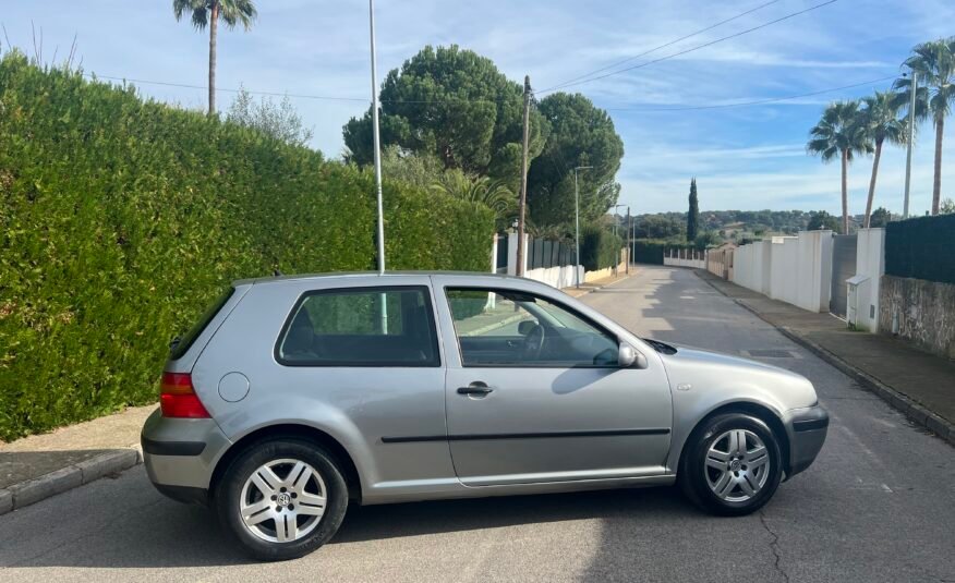 VOLKSWAGEN Golf IV 1.6 i 16 v Conceptline