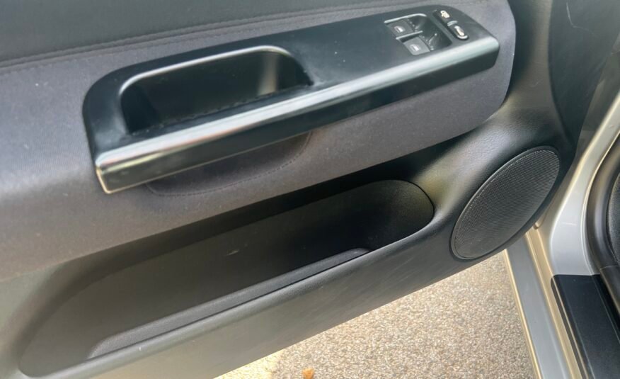 VOLKSWAGEN Golf IV 1.6 i 16 v Conceptline