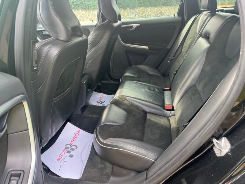 VOLVO XC60 d4 181cv R DESIGN